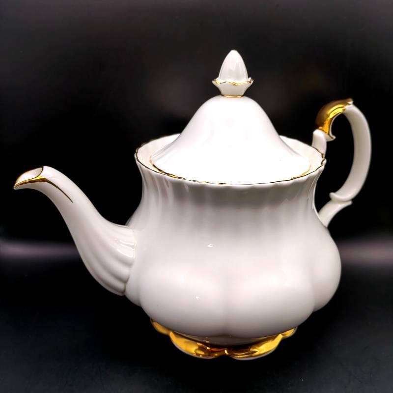 ROYAL ALBERT Val D’or ロイヤルアルバート ヴァルドール バルドール ティーポット＆カップ ソーサー 2客セット 金彩 英国製 洋食器