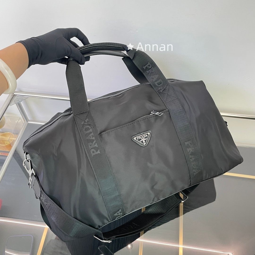 新品に近い 新型 送料込☆ PRADA プラダ 旅行用バッグ リュック 財布 3