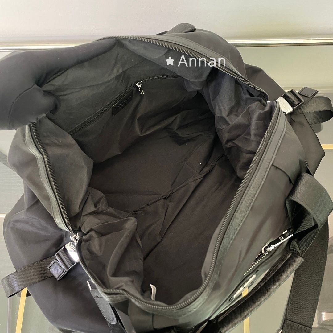 新品に近い 新型 送料込☆ PRADA プラダ 旅行用バッグ リュック 財布 3