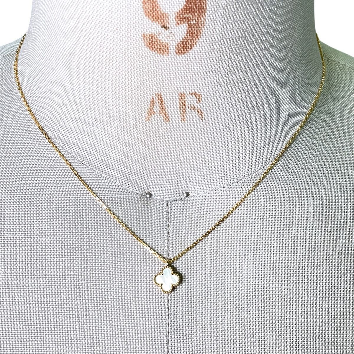 ヴァンクリーフ&アーペル スウィート アルハンブラ マザーオブパール