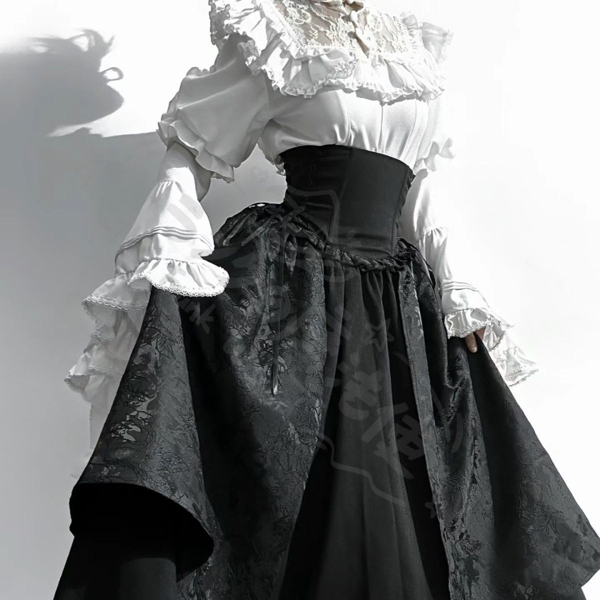 新年 用コスプレ衣装 全新 Lolitaゴシックエレガント 華麗ロングスカート 姫袖ブラウスセッブラック レッ豪華なプリンセスデザイン