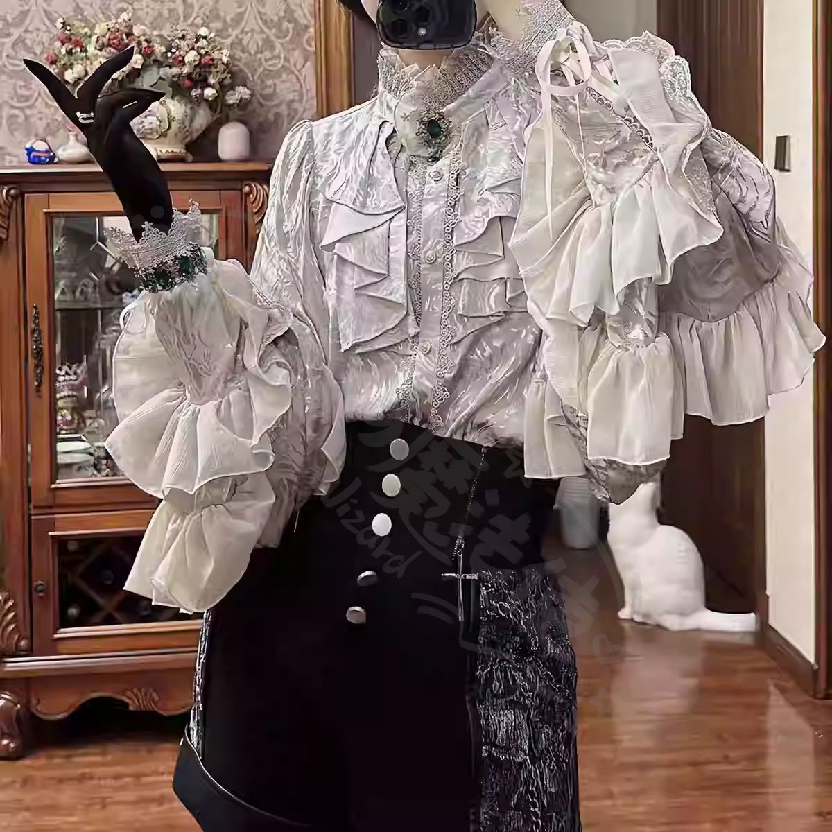 新年 用コスプレ衣装 新暗黒系ゴシッ姫袖ブラウ蝙蝠袖フリルシャゆったりシルエッロリータ月牙銀白生成色黒S～Xコスプ万聖イベント