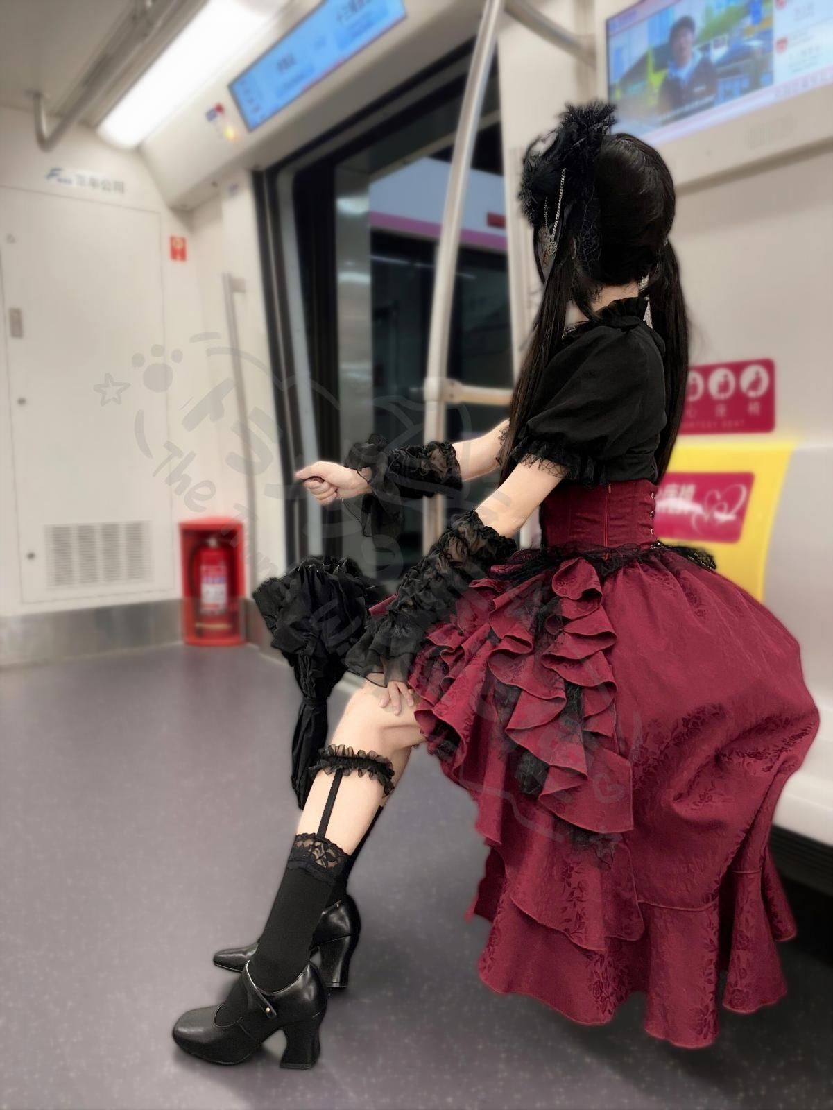 新年 用コスプレ衣装 ロリータライタ情井ゴシックデザイ背骨装飾ゴシックモチーフジャンプスカーウェイブコーデ