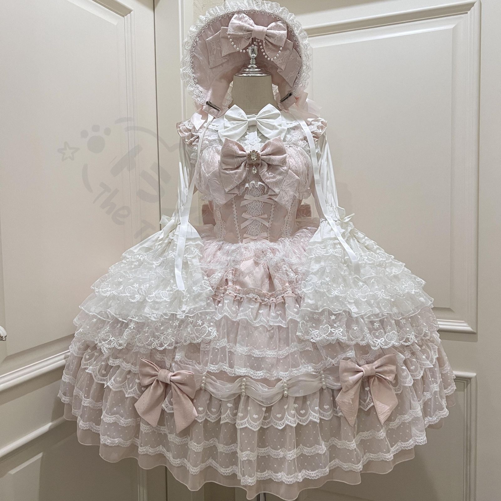 新年 用コスプレ衣装 冬ロリータドレJSK吊りスカー多層レース＆リボン装ドール甘ロ豪華デザイ撮影会推し活イベントプレゼントにも最ピンク