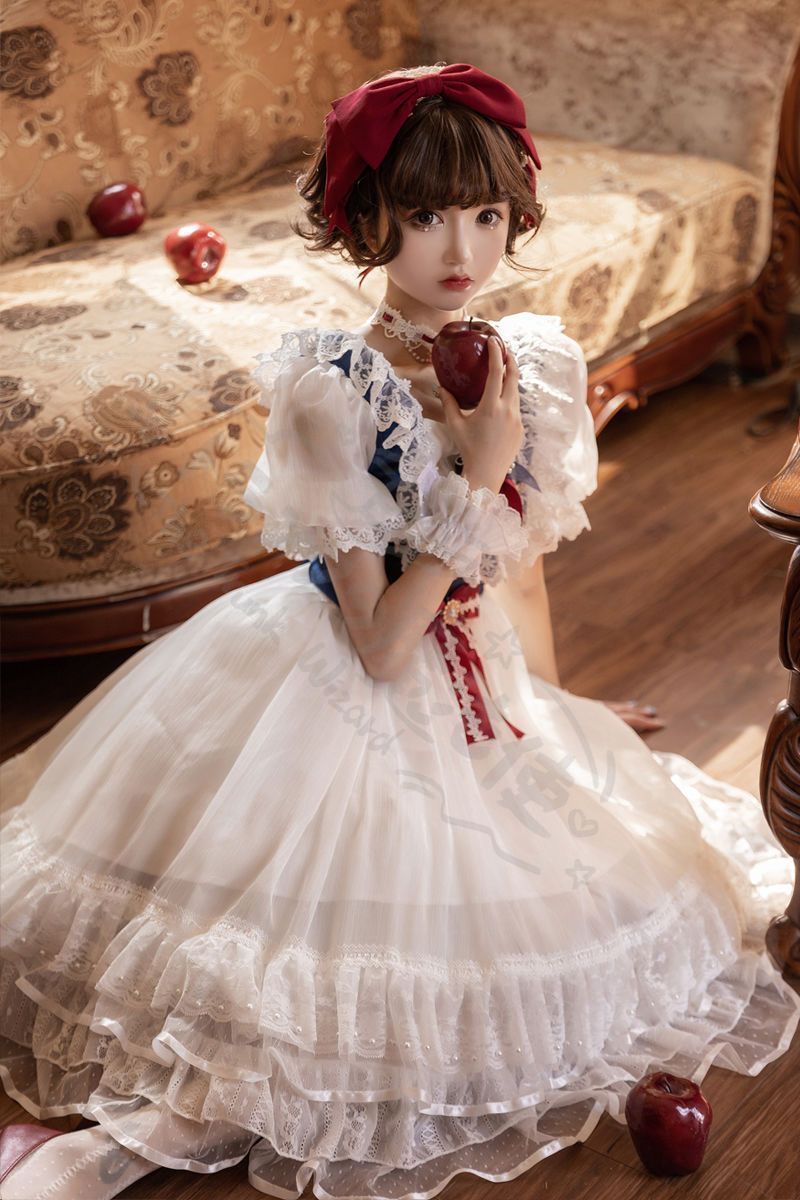 新年 用コスプレ衣装 オリジナルデザイロリータ姫白雪姫モチースノーホワイトドレ軽花嫁短袖ワンピー夏豪華レース装イベント＆コスプレ向ハイウエストデザイコスプレ衣装