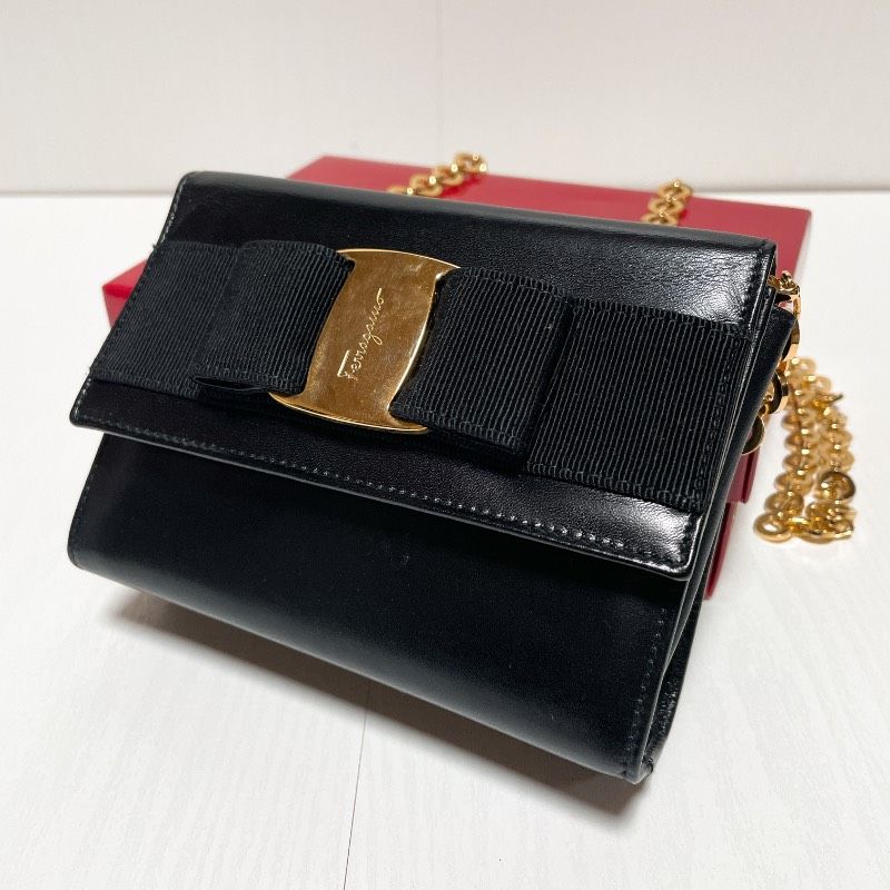 Salvatore Ferragamo サルヴァトーレ フェラガモ ヴァラリボン ミニ