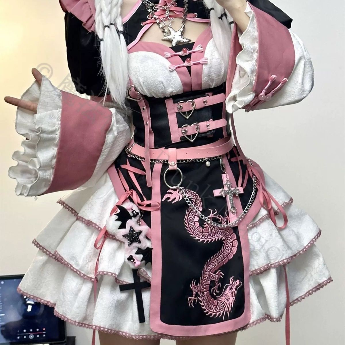 新年 用コスプレ衣装 中華風 Lolita連衣裙 旗袍改良 スイート＆スパイシー ドラゴンモチーフ 甘辛デザイン 長袖ワンピース ピンク ブラック コスプレ衣装 特別イベント用 高品質 レディース