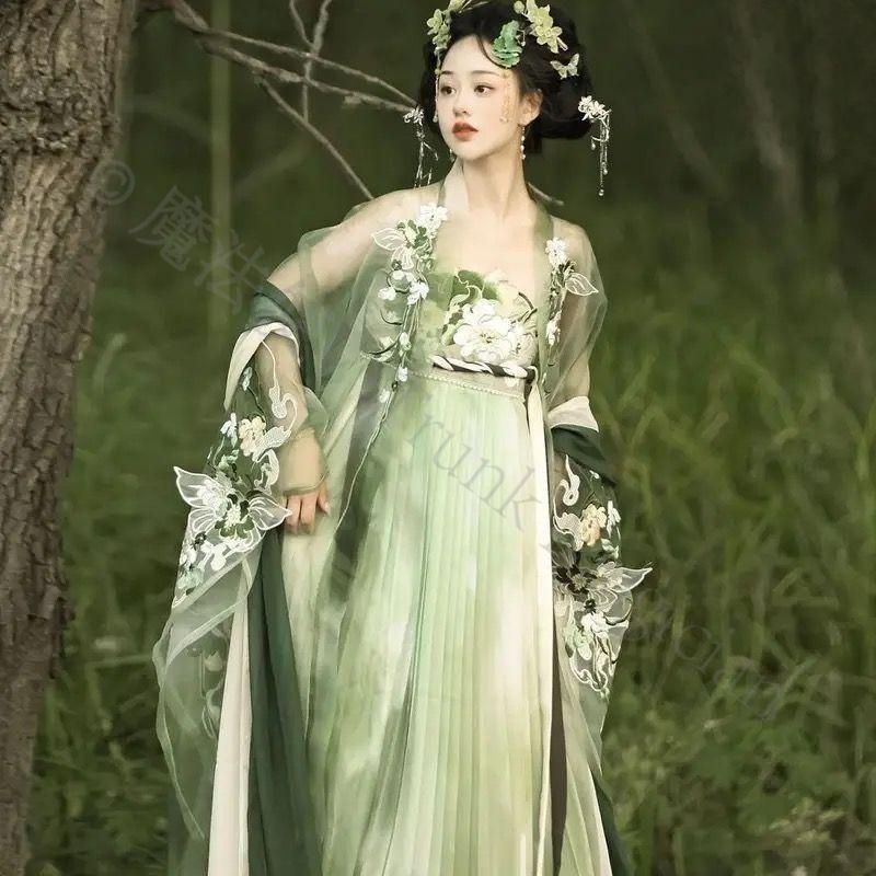 新年 用コスプレ衣装 漢服 コスプレ ワンピース 刺繍の胸元までの漢服 大袖のシャツ 中華風 イベント 撮影会 舞台衣装 推し活HF―018