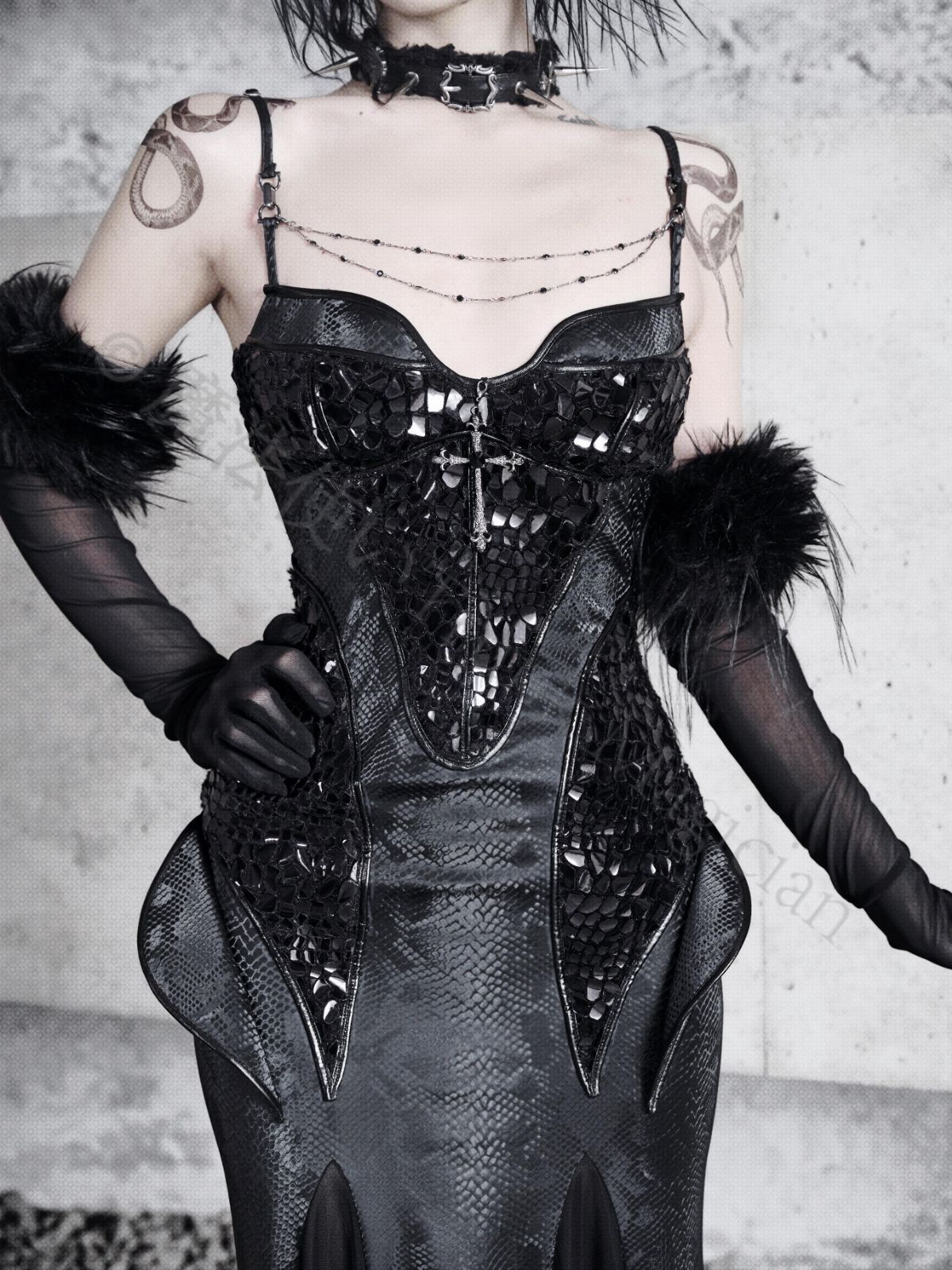 新年 用コスプレ衣装 ゴシックロリータ 蛇紋デザイン セクシーキャミソールロングドレス 魅惑的スリット 魚尾ドレス 優雅セクシー衣装 パーティー 撮影会 コスプレイベント 仮装