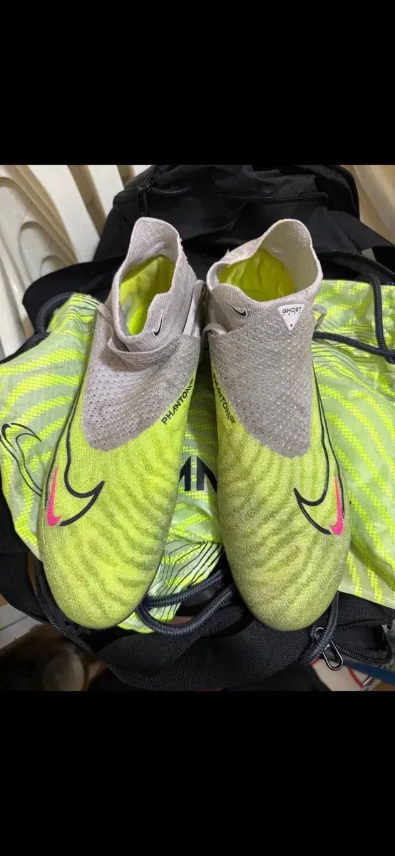 ナイキ FANTOM GX 1 FG 270