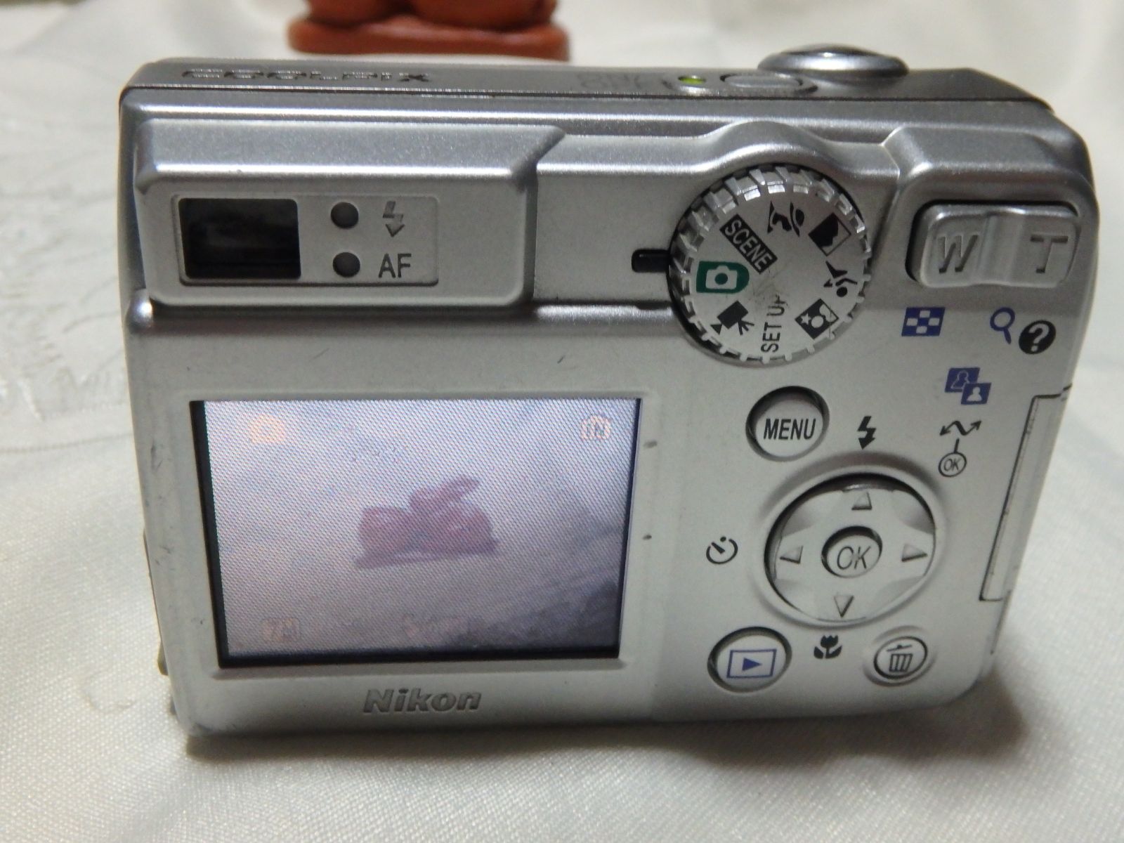 動作品 NIKON E7600 COOLPIX デジタルカメラ 乾電池駆動 - メルカリ