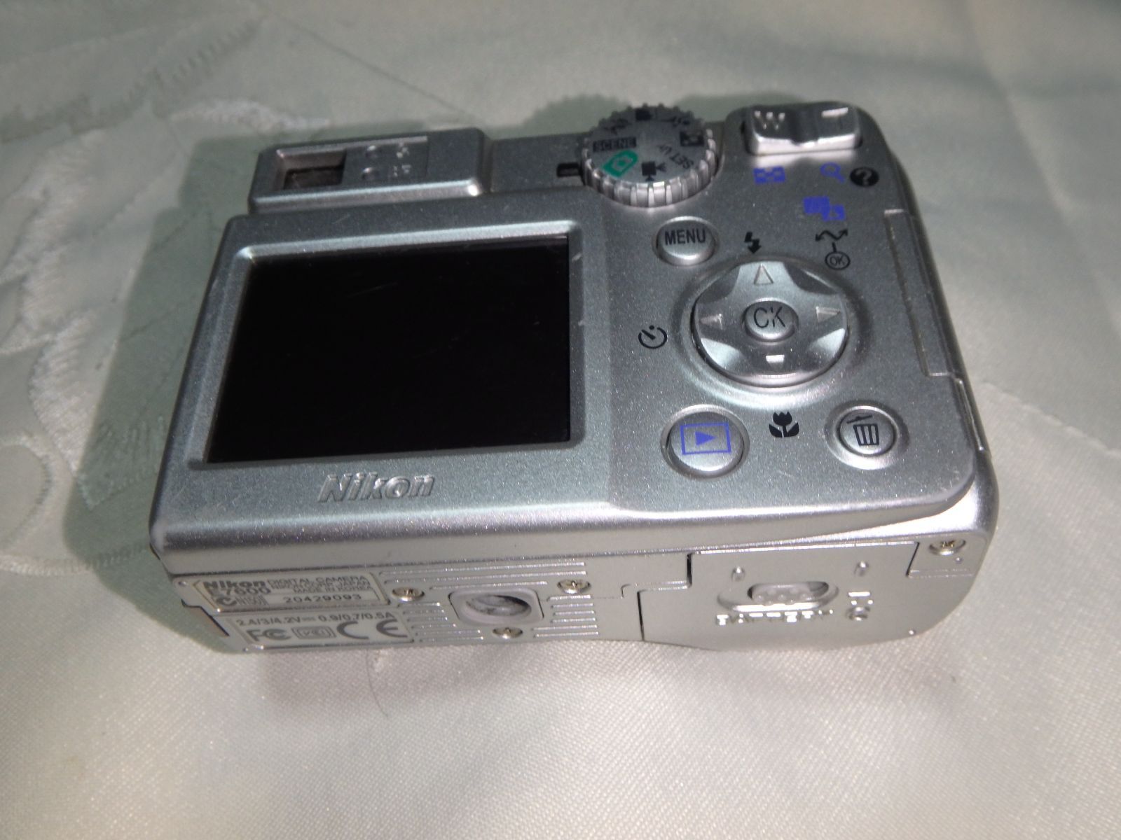 動作品 NIKON E7600 COOLPIX デジタルカメラ 乾電池駆動 - メルカリ