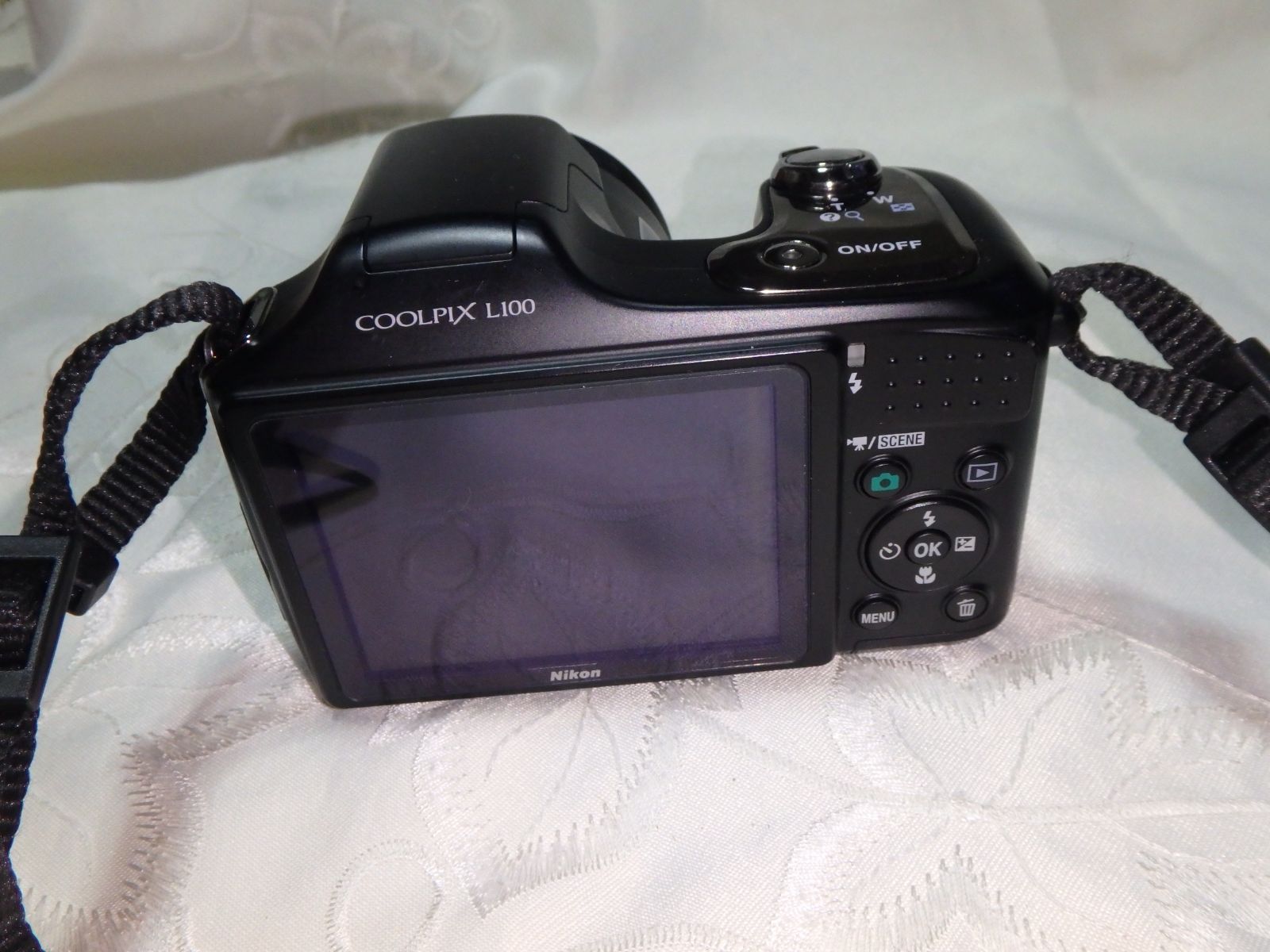 動作品 NIKON L100 COOLPIX デジタルカメラ 乾電池駆動 - メルカリ