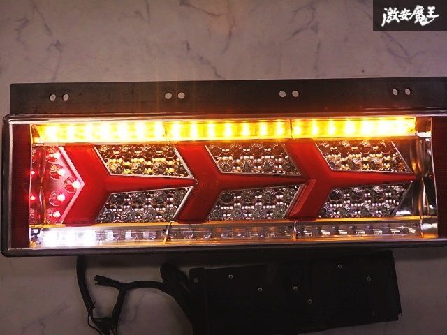 車・バイク・自転車 KOITO 小糸製作所 3連 LED テールライト