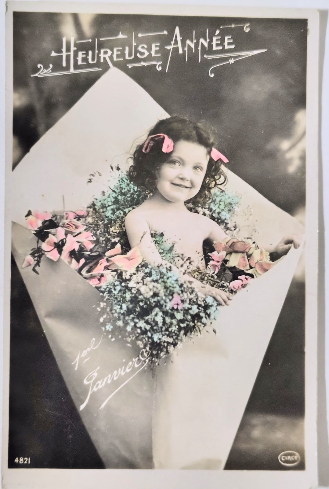 花咲く便り ― 新年を運ぶ小さなミューズ 少女 フランス ヴィンテージ