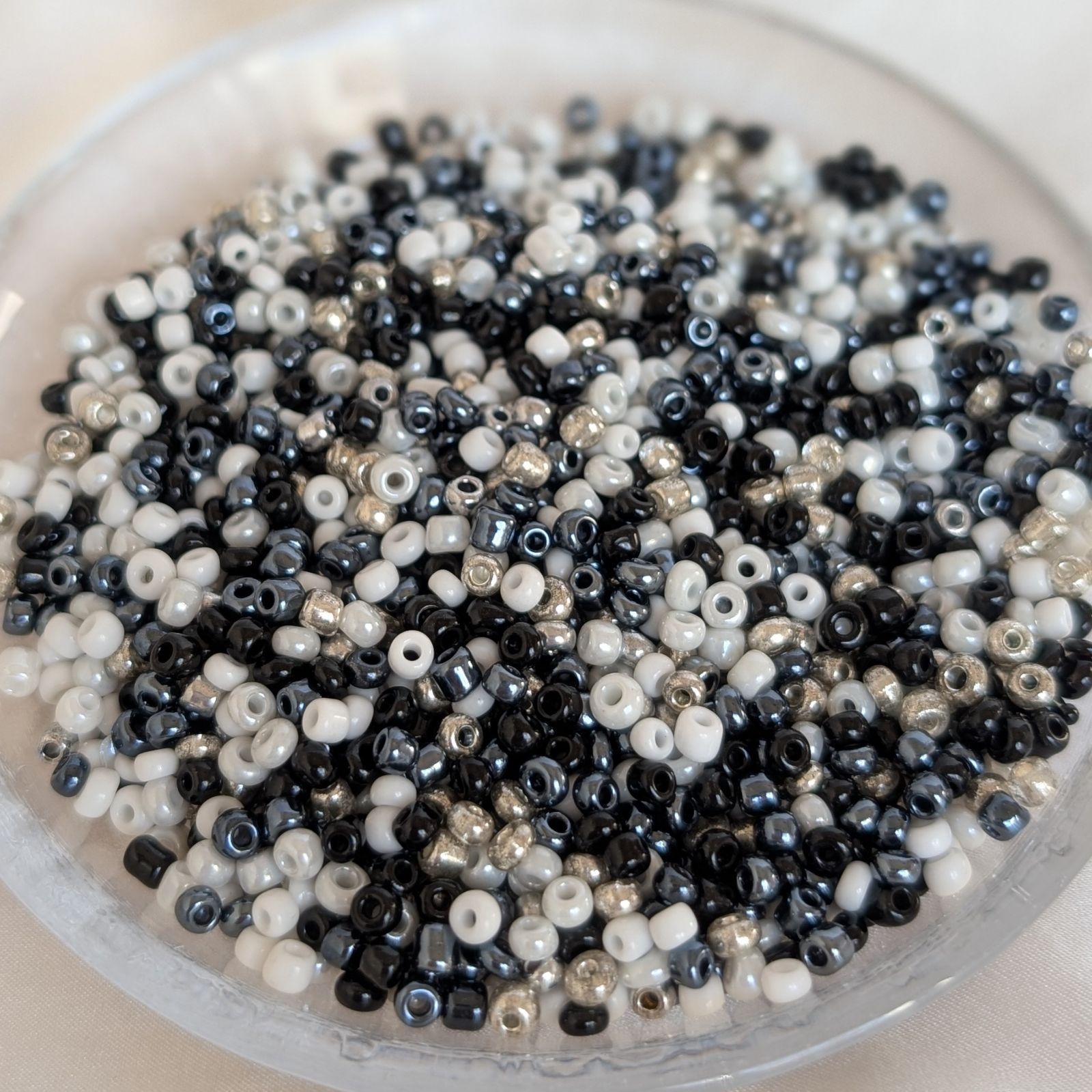 100均open記念セール中Koikage【20g】ガラス製シードビーズ《3mm