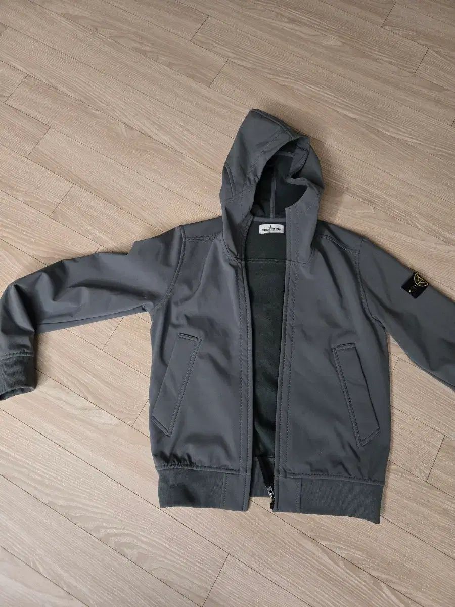 ストーンアイランド キッズ フード ジップアップ グレー 14
