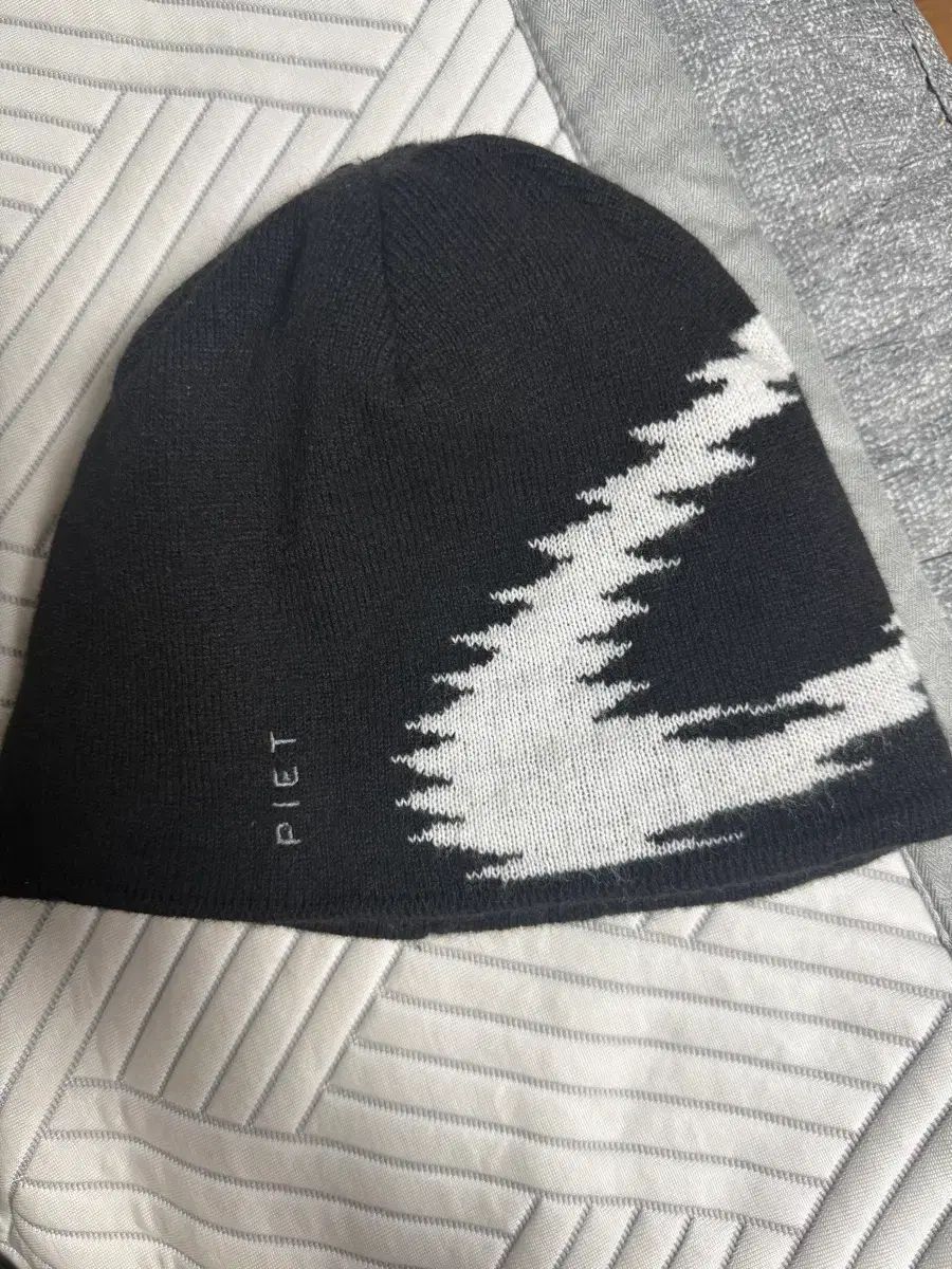 オークリー PIET スタティック ビーニー ブラック
