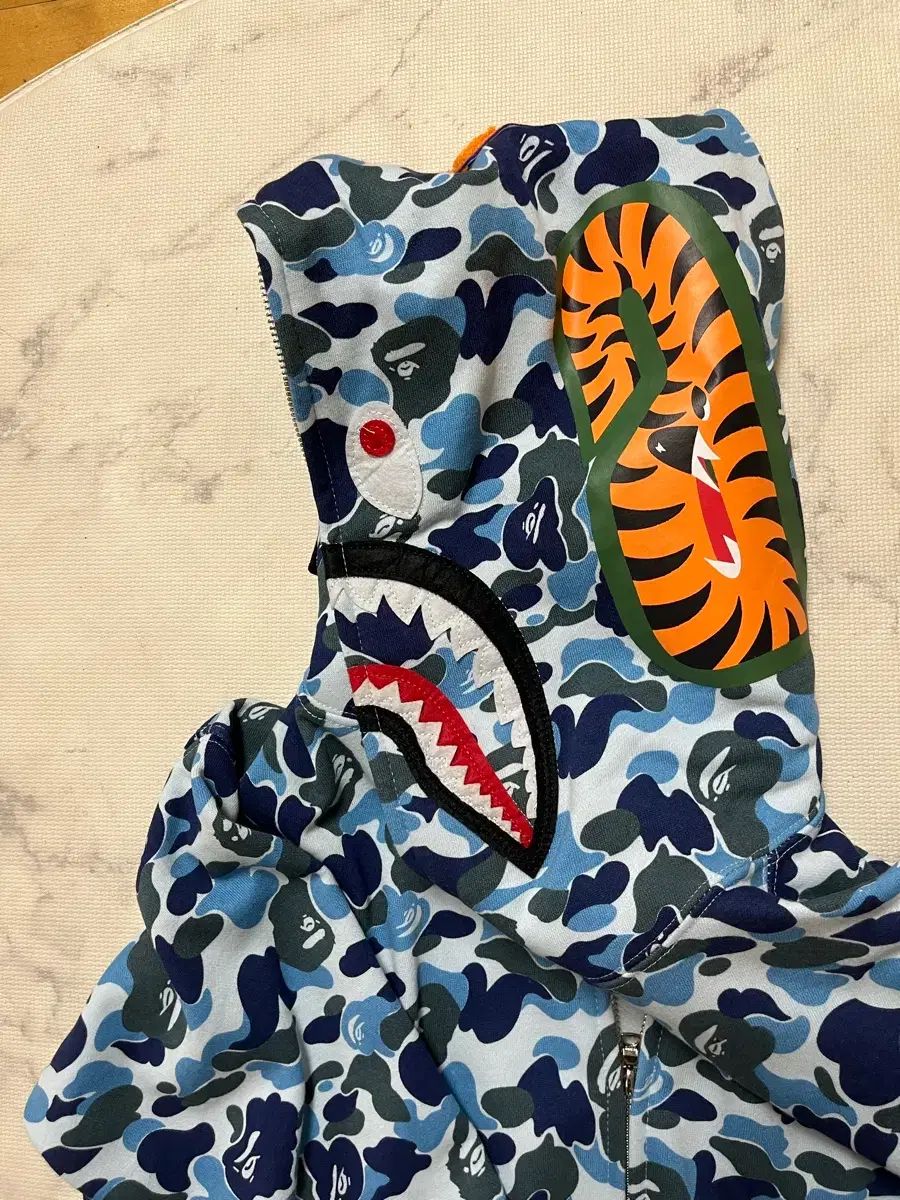 着用1回　A Bathing Apeシャーク　カモフラ　セットアップ A BATHING APE シャークフーデッドジップアップ カモフラ - メルカリ