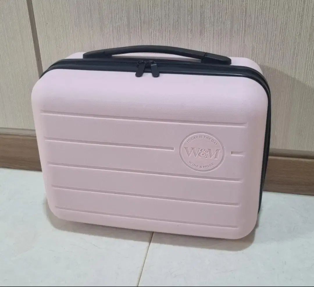 ケースです ピンク ミニキャリーケース ミニ キャリアー