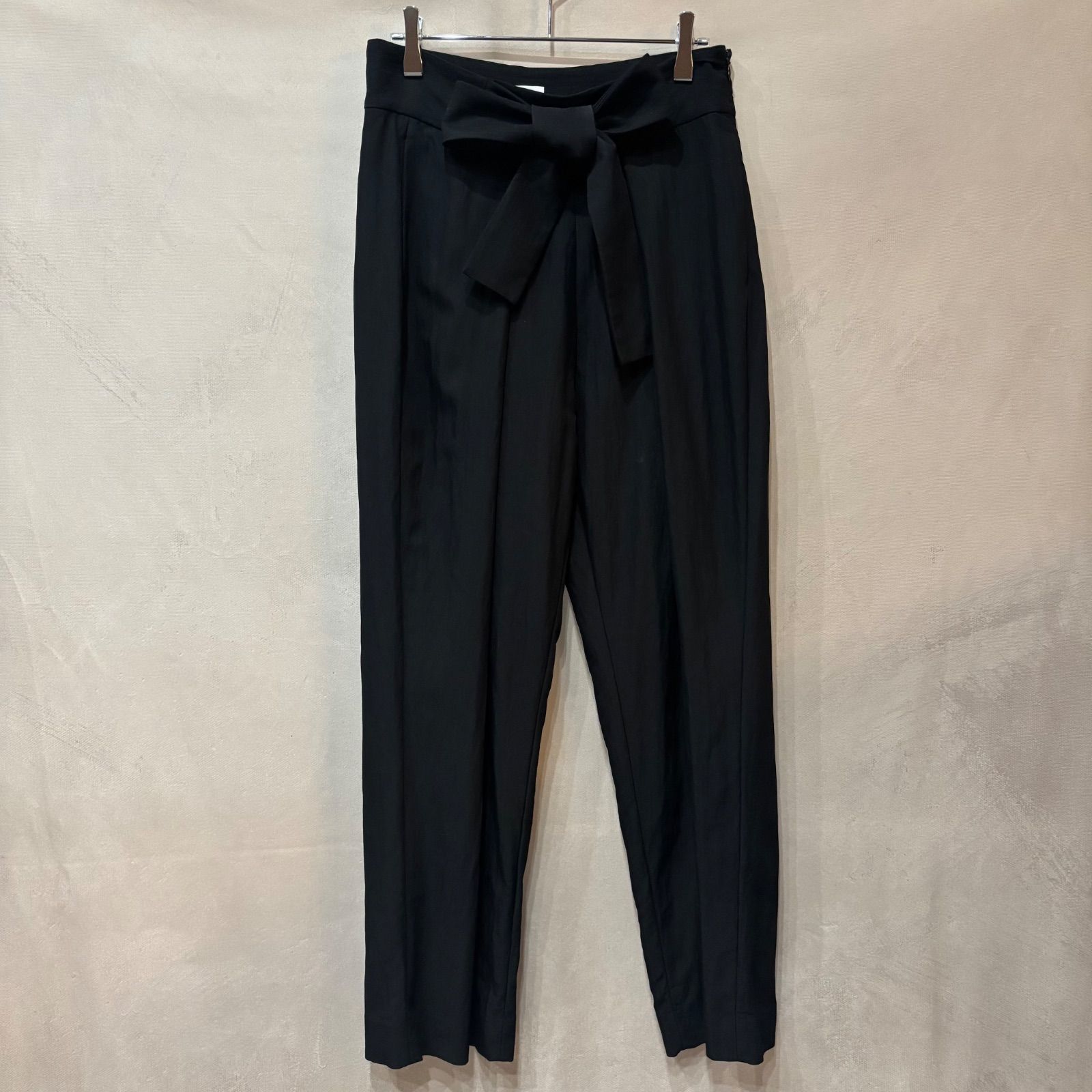 MANOF マノフ BELT TUCK LOOSE PANTS ウエストリボン テーパードパンツ ブラック S 84110 7102 レディース
