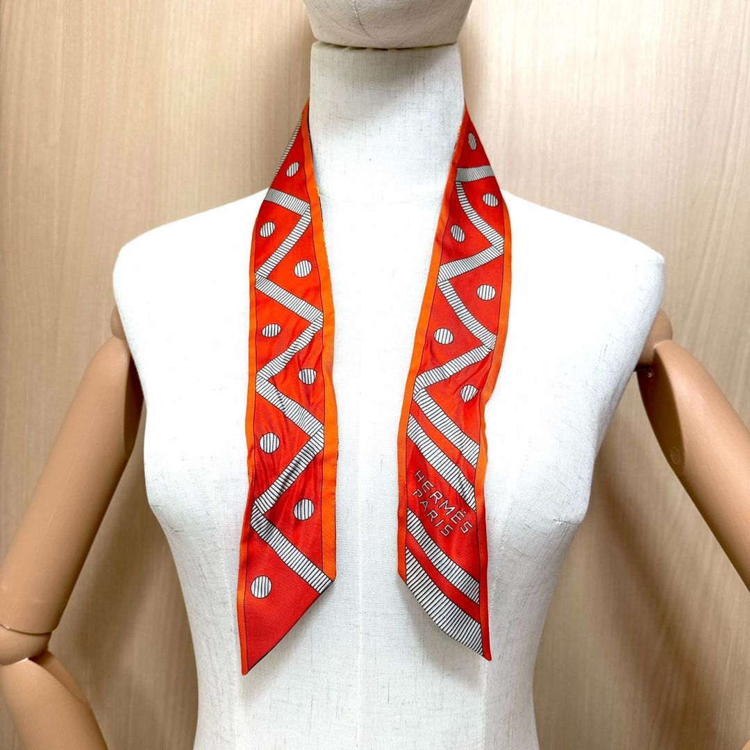 HERMES エルメス ベルリンヌ馬車に乗って ツイリー リボンスカーフ