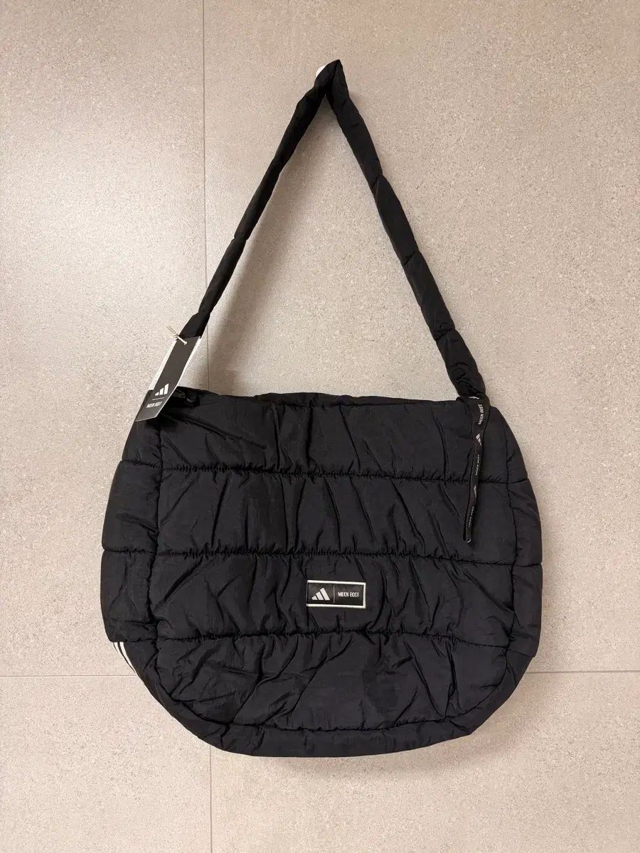 アディダス ムーンブーツ コラボ 雲 バッグ クロスバック
