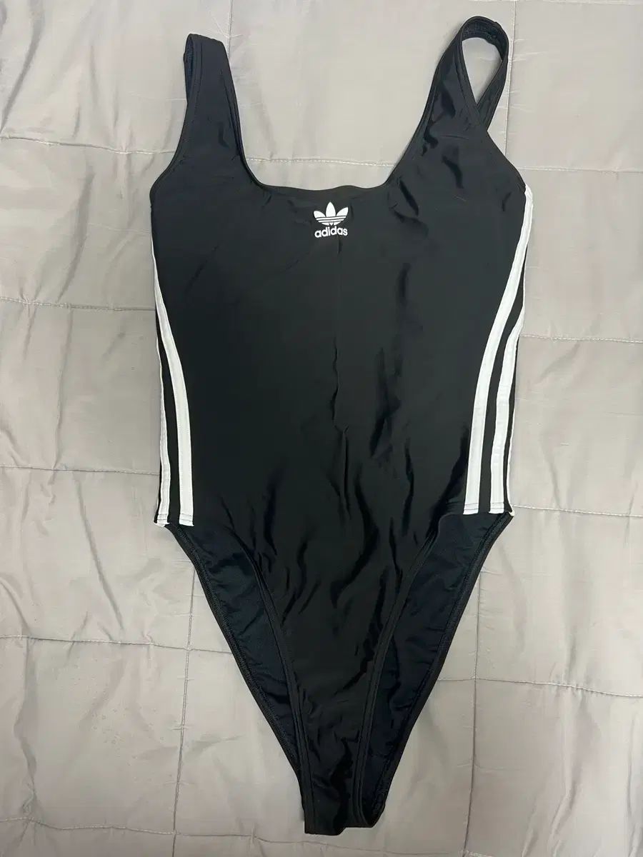 adidas 3本線 ブラック 室内 水着 34