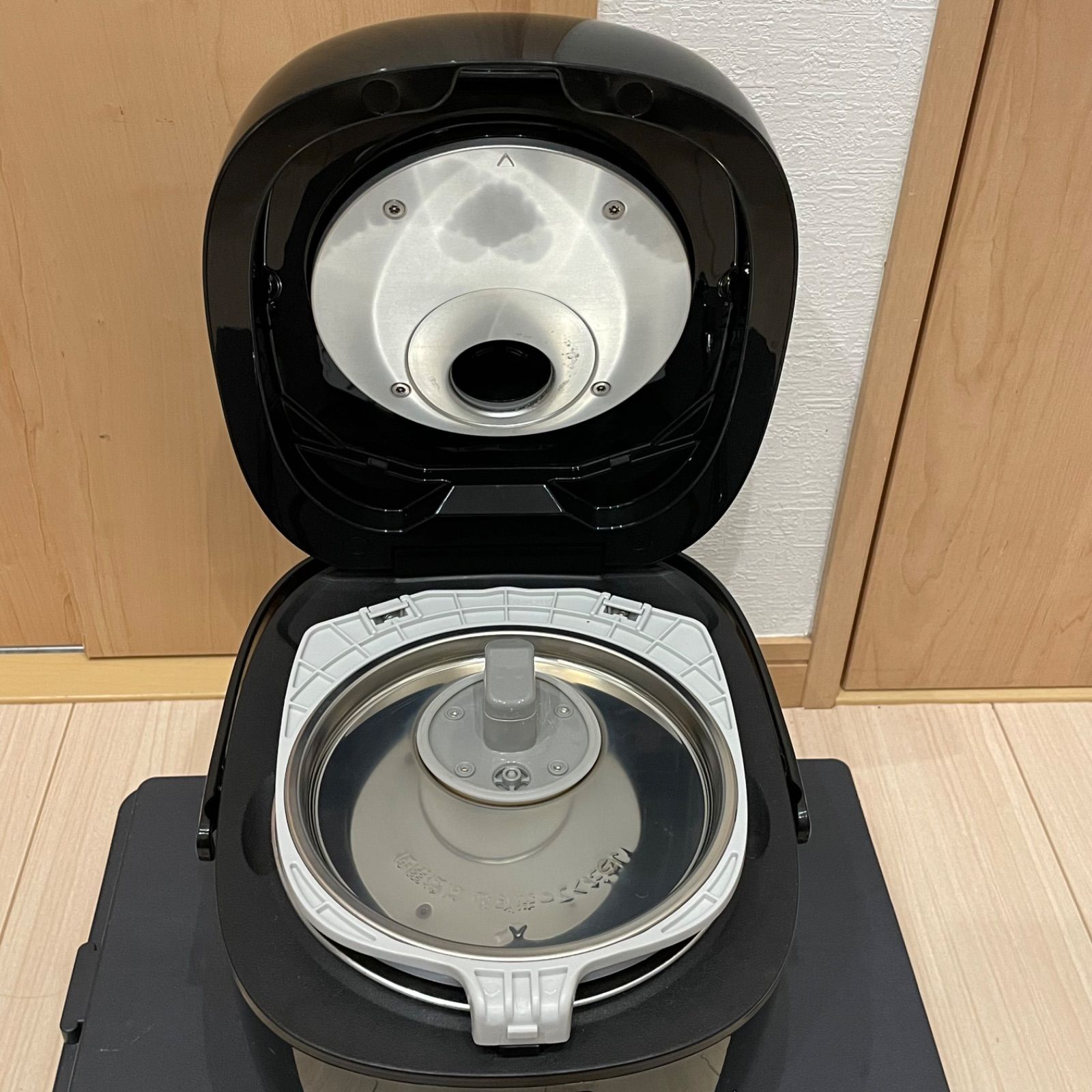 Panasonic パナソニック IHジャー炊飯器 SR-KT068 ブラック 備長炭釜