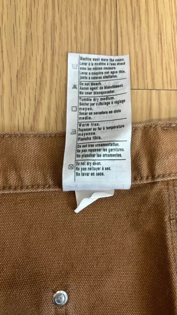 Carhartt ダブルニー B 136 BRN