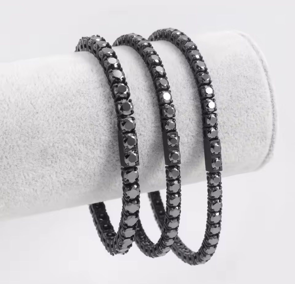 希少な黒の輝き】ブラックモアサナイト テニスチェーンネックレス