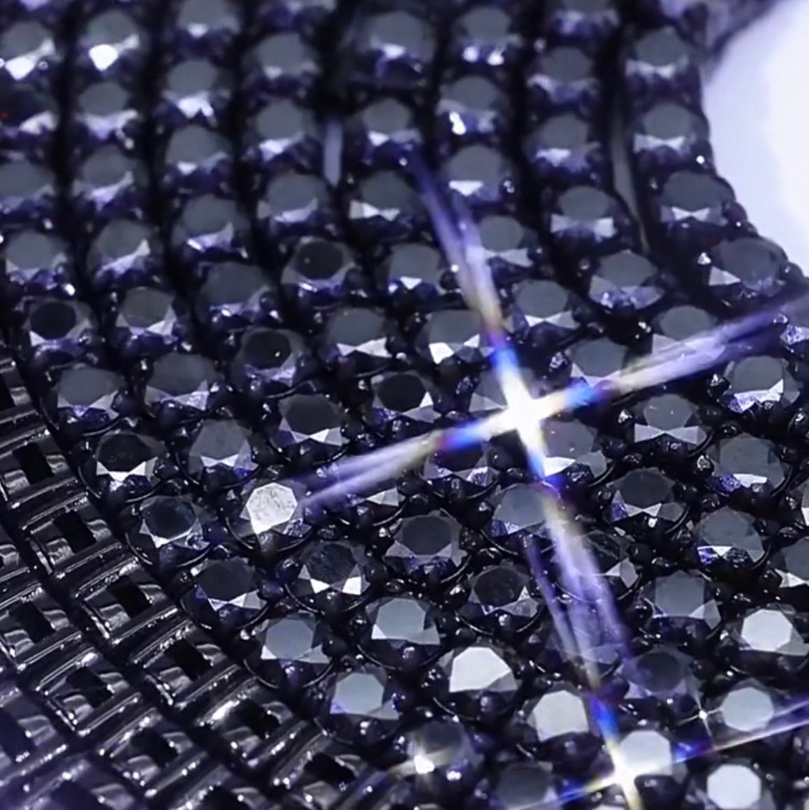 希少な黒の輝き】ブラックモアサナイト テニスチェーンネックレス