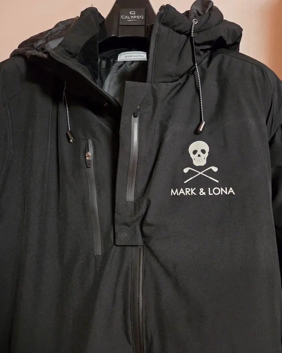 MARK LONA マークアンドロナ ブラック ダウン