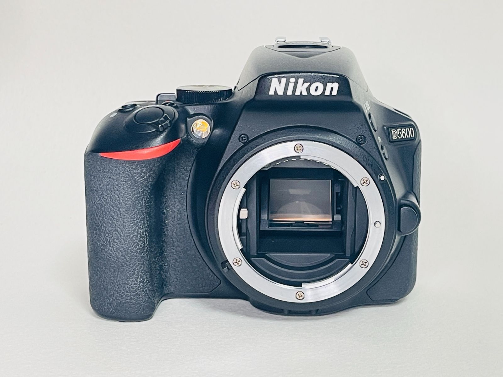 中古品〕 NIKON D5600 ボディ ニコン #kjh:`*x1235 - メルカリ