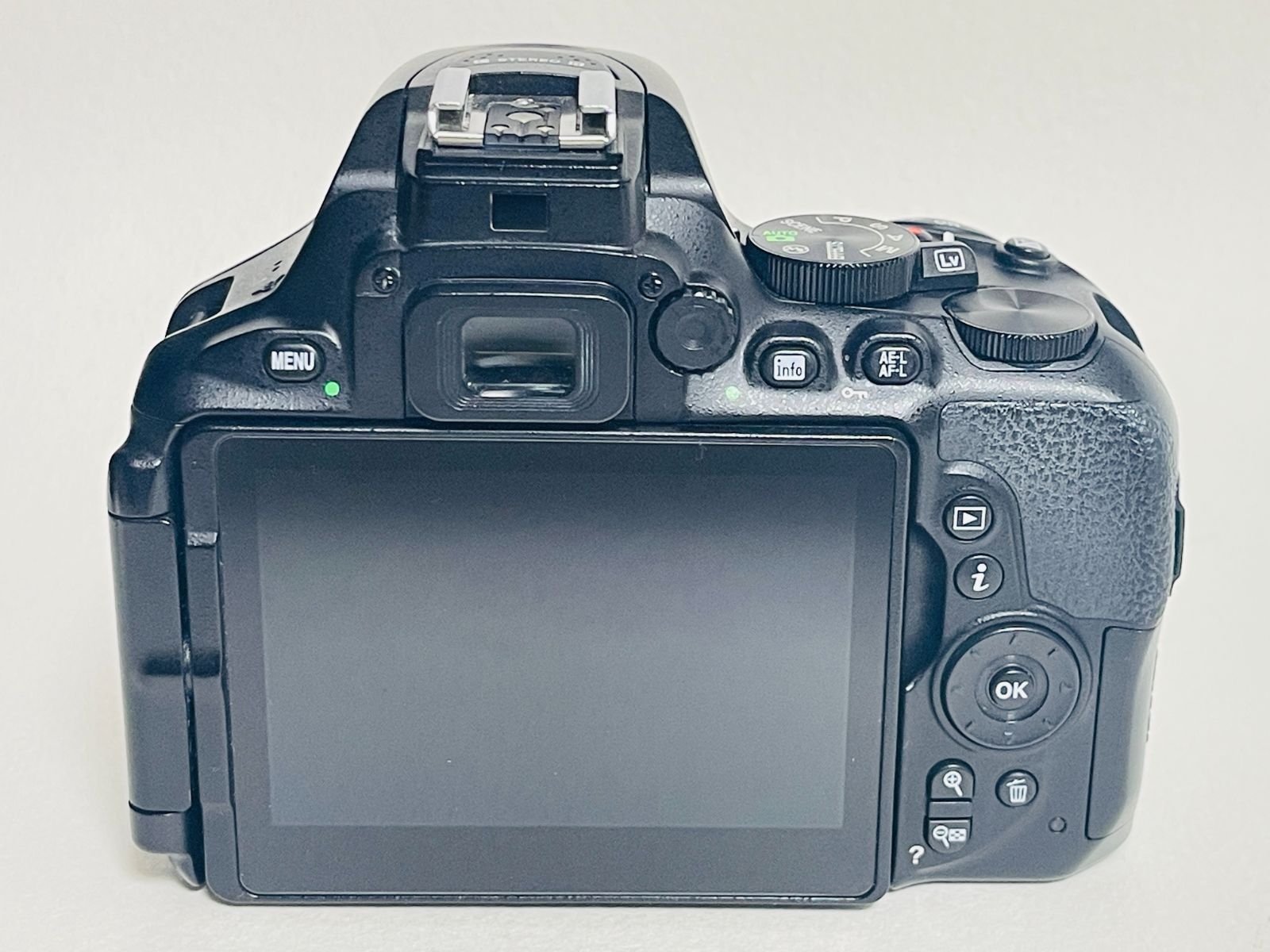 中古品〕 NIKON D5600 ボディ ニコン #kjh:`*x1235 - メルカリ