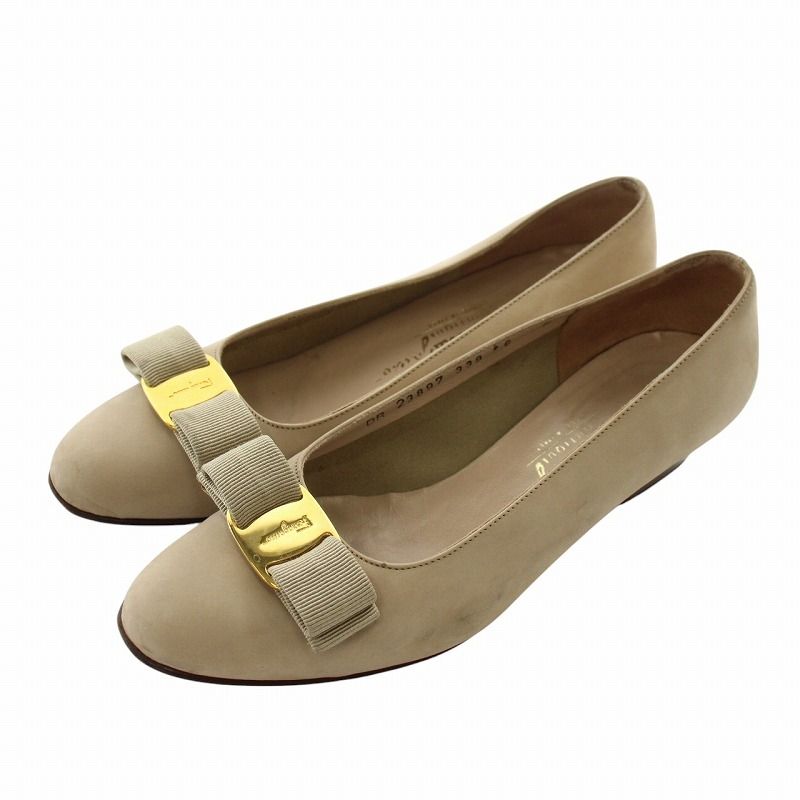 サルヴァトーレフェラガモ Salvatore Ferragamo ヴァラリボン パンプス