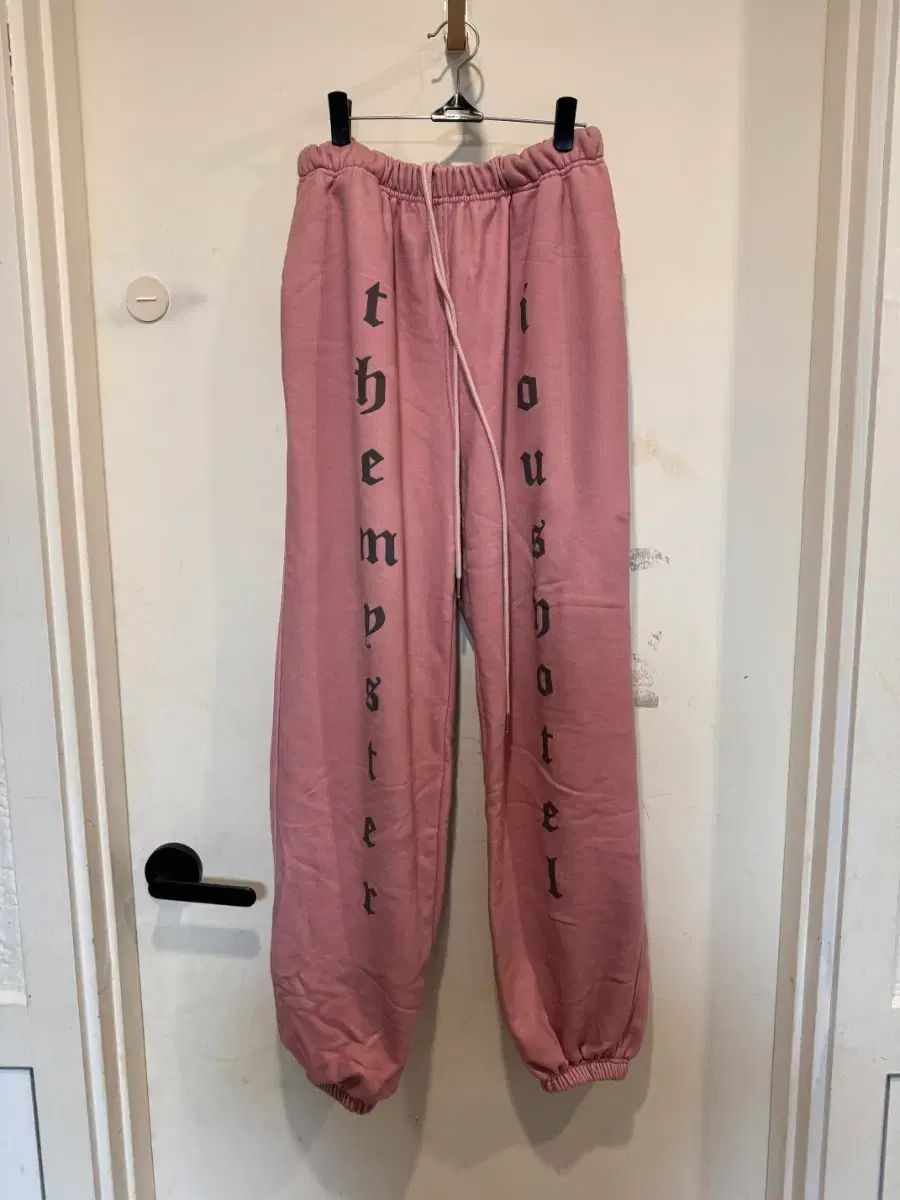THE MYSTERIOUS HOTEL ザ ミステリアス ホテル リー スウェットパンツ ピンク