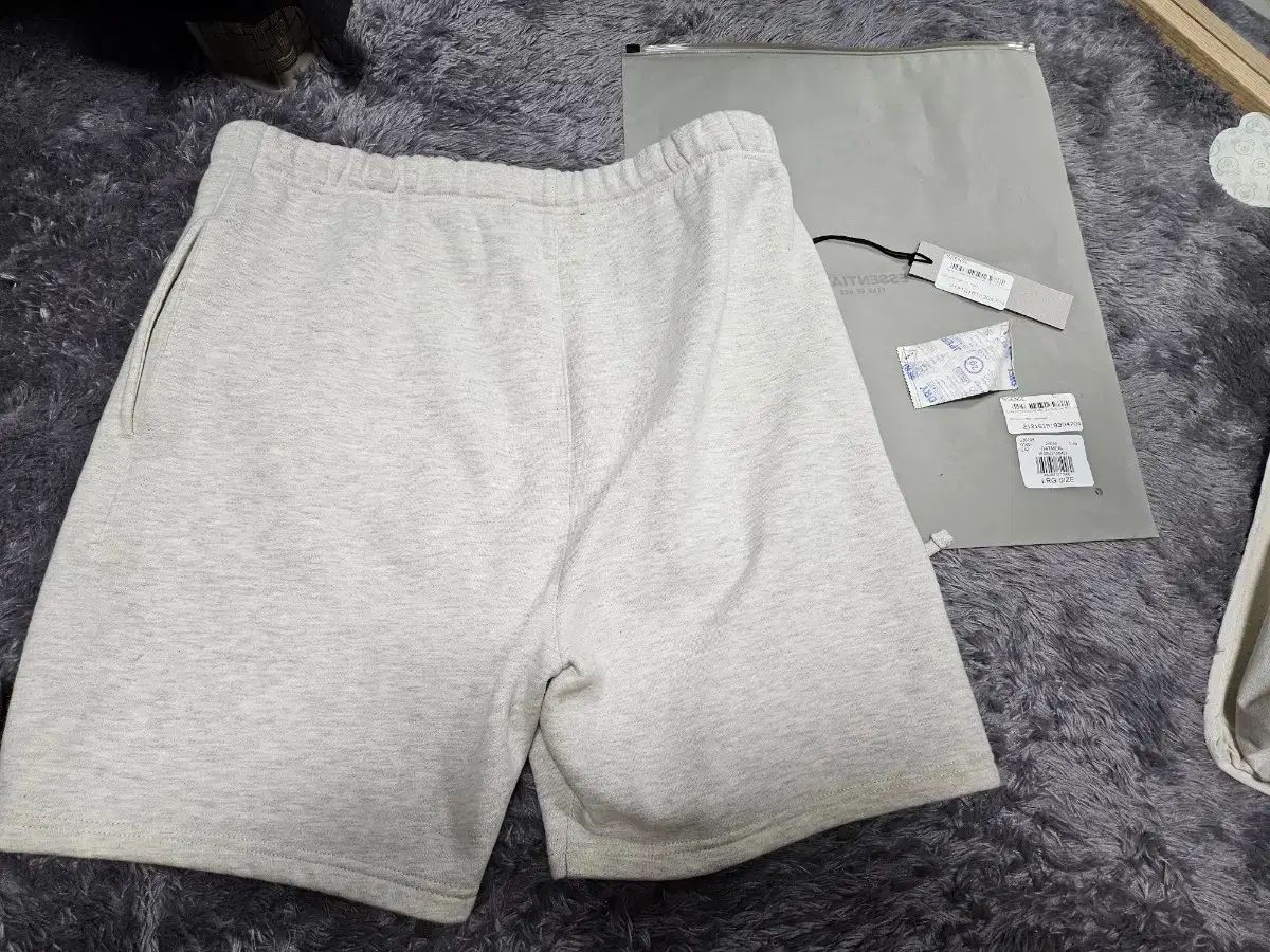 ESSENTIALS Fear of God オートミール 公式 ハーフパンツ L 出品 XS