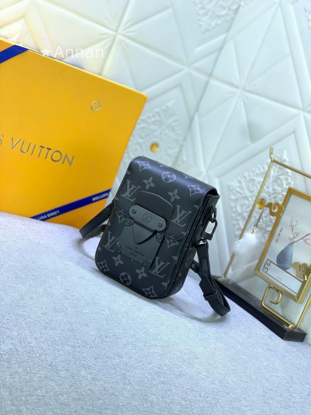 Louis Vuitton ルイヴィトン メンズ ショルダーバッグ モデル モノグラム Sロック ヴェルティカル ウェアラブル M 82252
