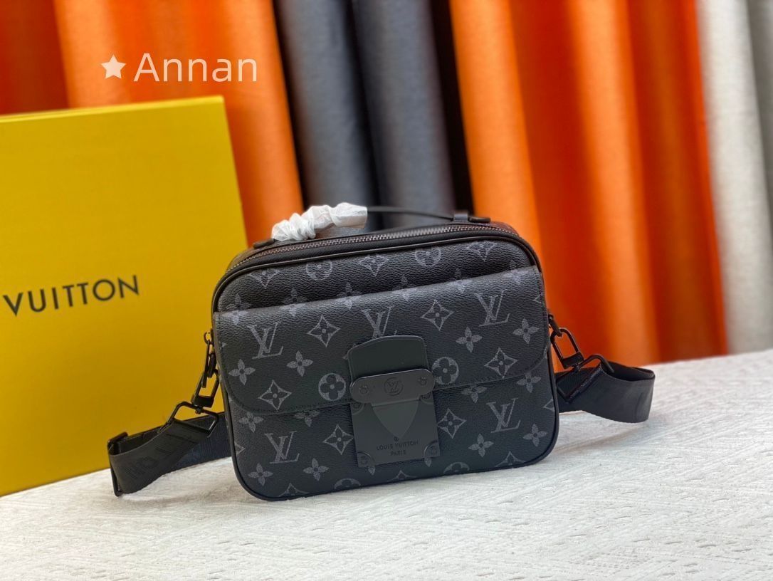 Louis Vuitton ルイ ヴィトン Sロック ショルダーバッグ モデル メッセンジャー 2 WAY トリヨンレザー ブラック モノグラム メンズ