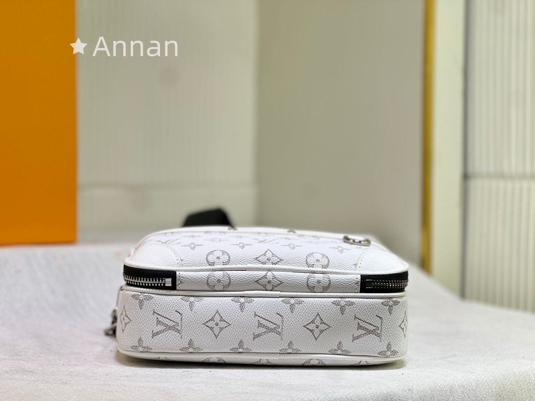 新品同様 LOUIS VUITTON ルイヴィトン メンズ ショルダーバッグ 人気