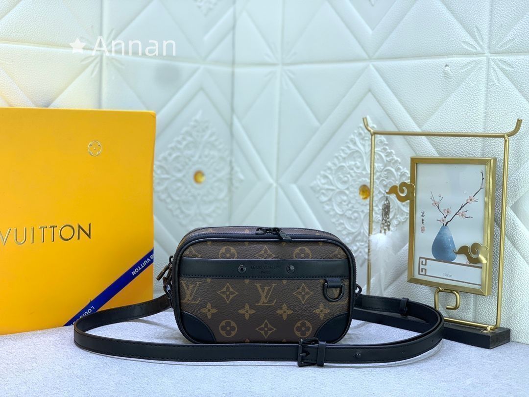ルイヴィトン LOUIS VUITTON メンズ ショルダーバッグ モデル モノグラム エクリプス M 82542