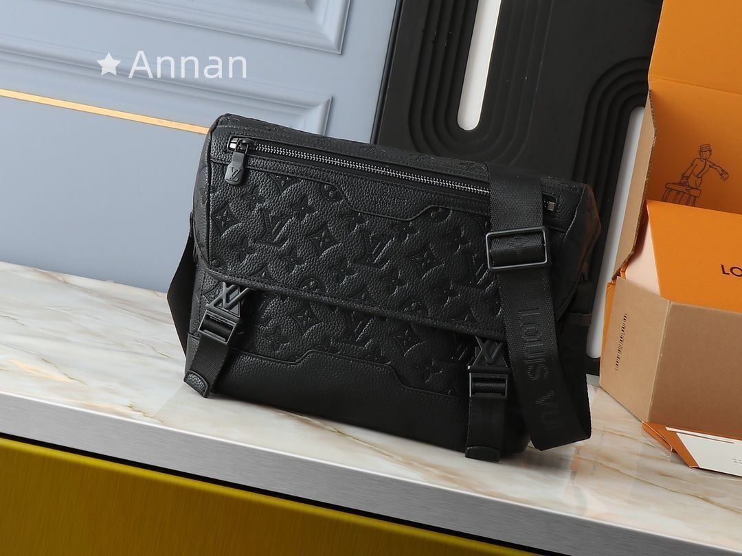 の LOUIS VUITTON ルイヴィトン メンズ ショルダーバッグ モデル M 25121