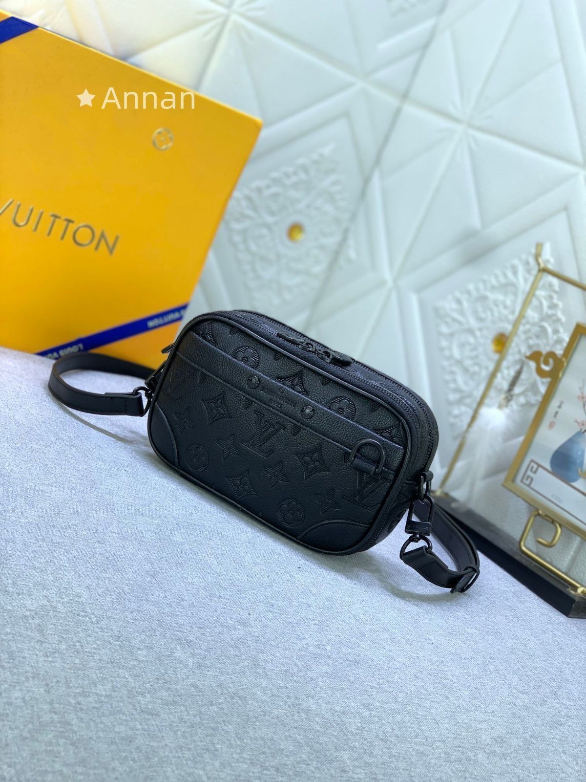 状態良 LOUIS VUITTON ルイヴィトン メンズ ショルダーバッグ モデル モノグラム エクリプス M 82542
