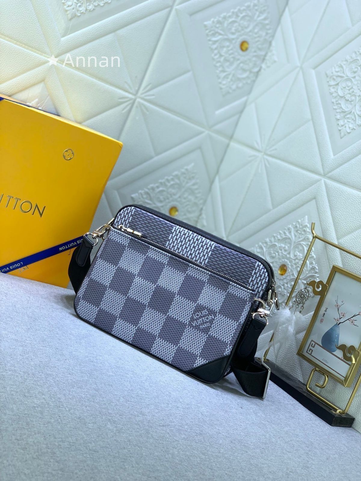 超 LOUIS VUITTON ルイヴィトン メンズ ショルダーバッグ モデル