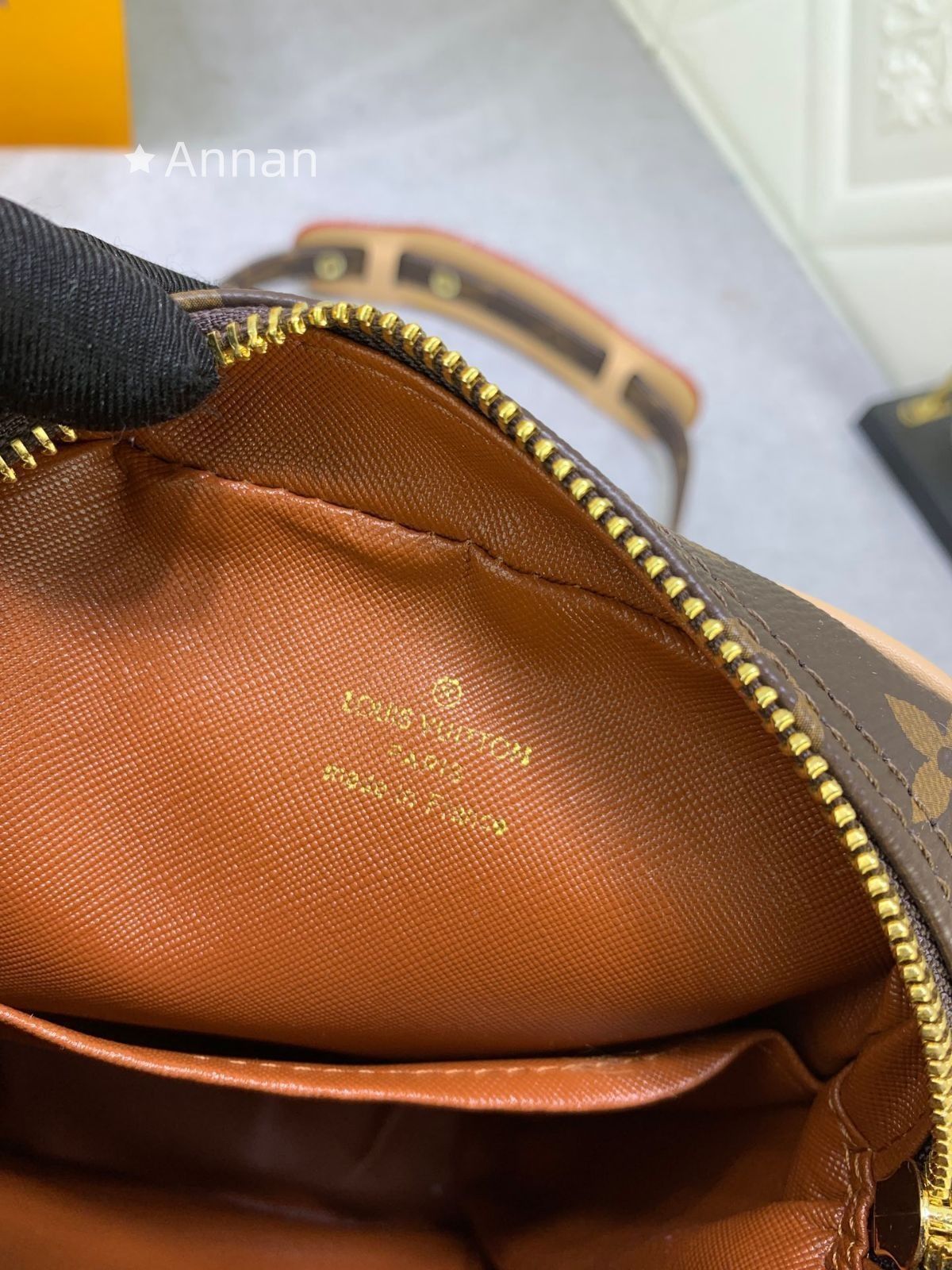 LOUIS VUITTON ルイヴィトン メンズ アマゾン ショルダーバッグ モデル M 45236