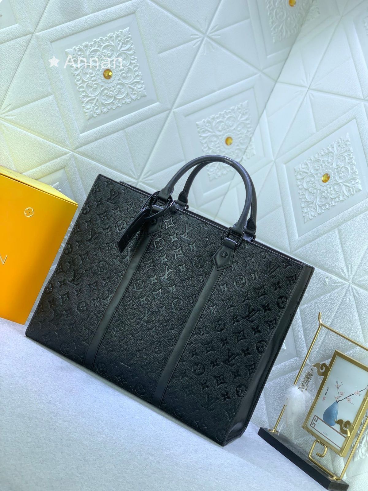 LOUIS VUITTON ルイヴィトン メンズ トートバッグ モデル トリヨン モノグラム サックプラ 24 H M 21865 バッグ