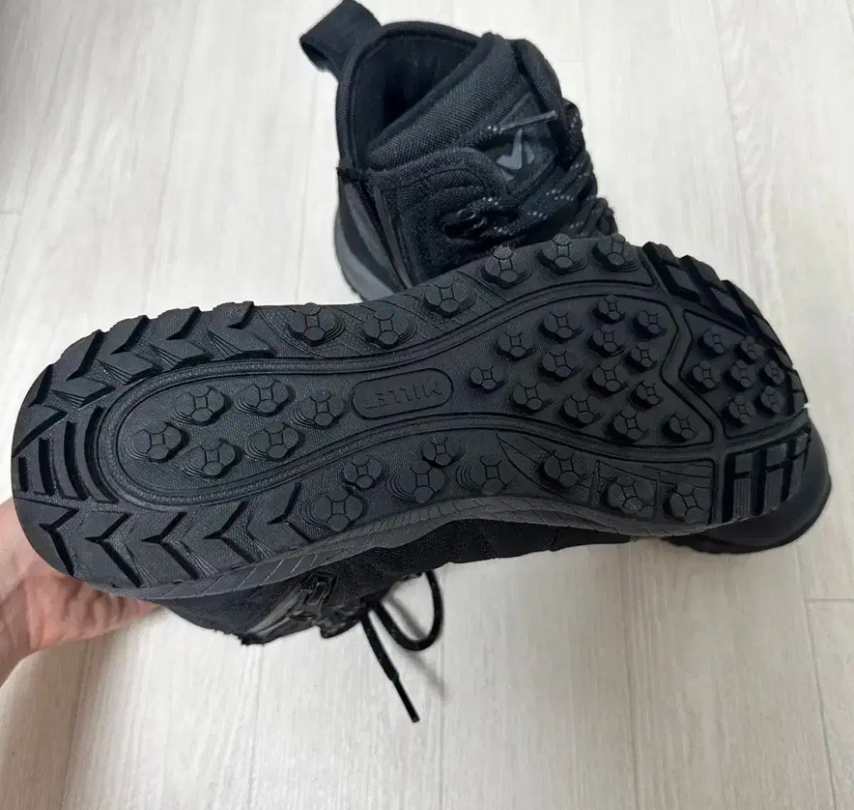 ミレー レディース トレッキングシューズ ダウンブーツ 防寒靴 ハイキングシューズ 245