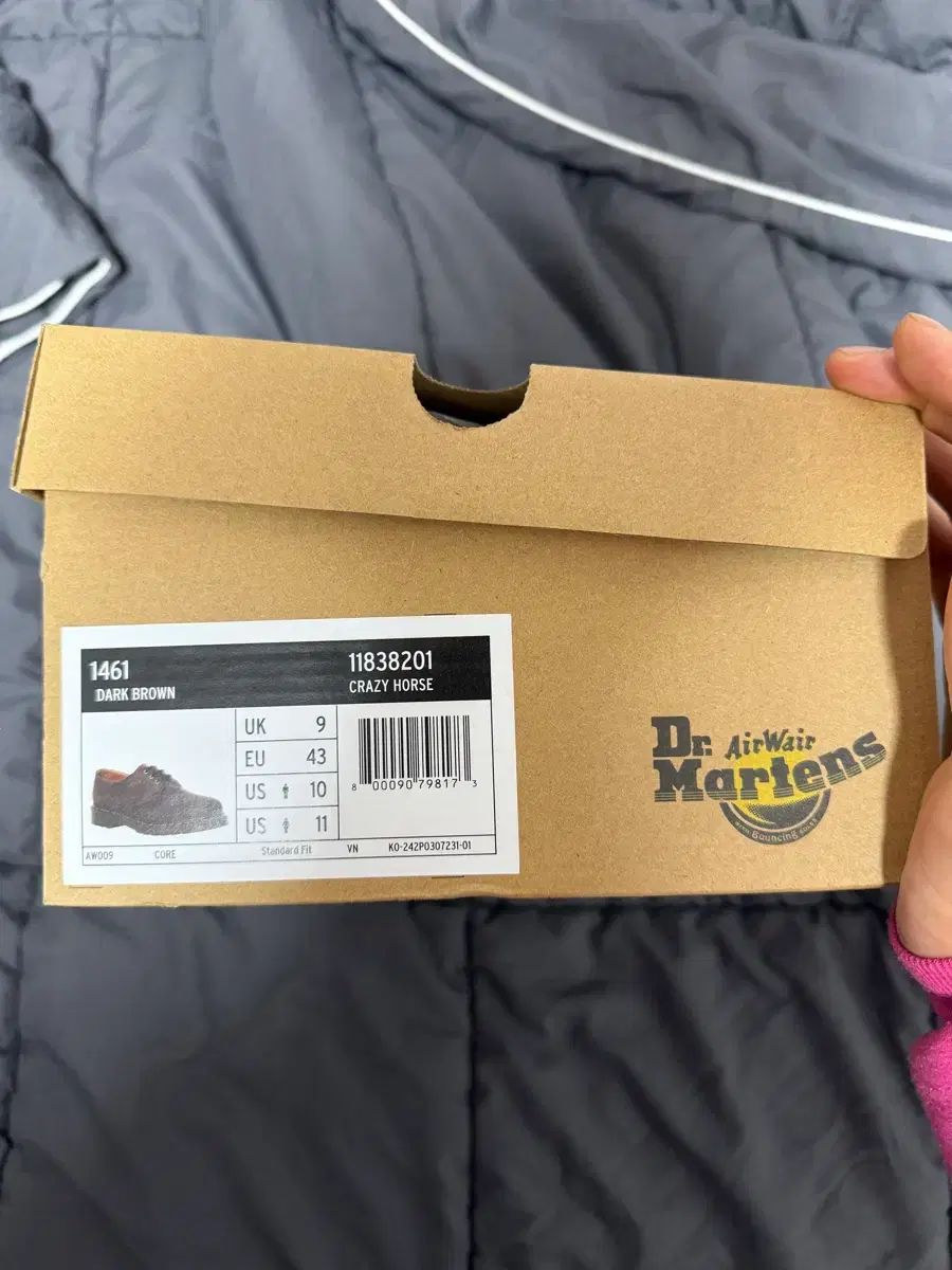 DR MARTENS