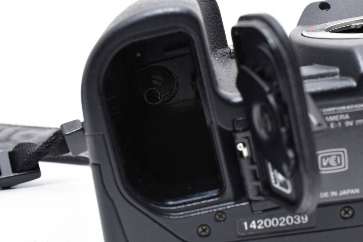  ショット数3904回 オリンパス OLYMPUS E 1 ボディ 一眼レフカメラ L 13 7125 デジタル一眼レフ デジタルカメラ